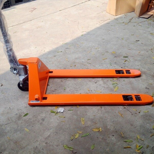 Xe nâng tay càng siêu thấp tại Hưng Việt