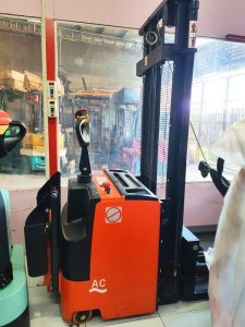 Thiết bị nâng điện stacker tải 1500kg lên 3m