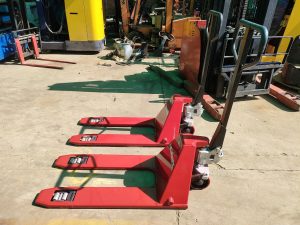 Xe nâng tay siêu thấp Noblelift, càng thấp 35mm tại Hưng Việt