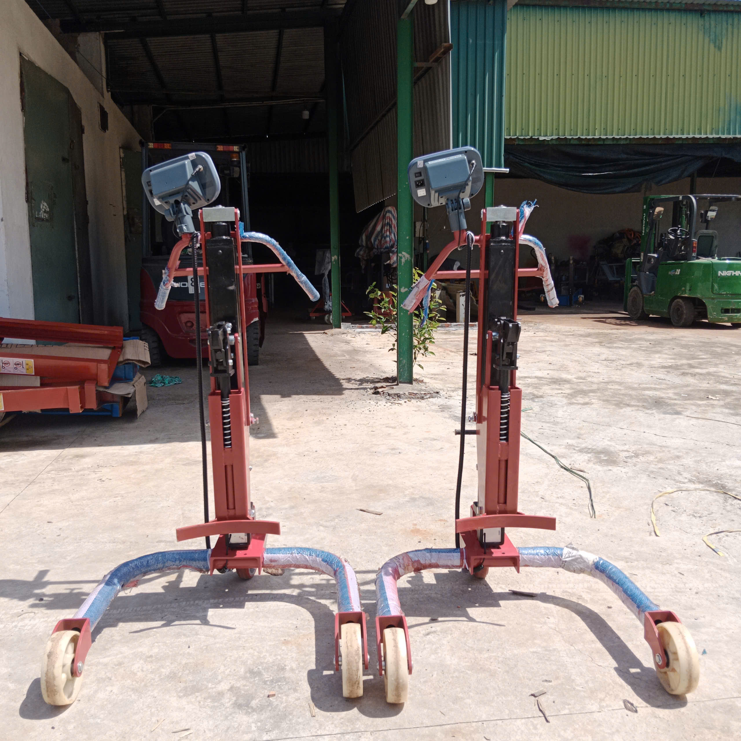 Xe đẩy phuy gắn cân điện tử tại Hưng Việt