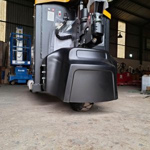 Bánh xe cao su đặc được bảo vệ với tuyệt đối, đảm bảo an toàn cho người vận hành, tăng tuổi thọ bánh xe.